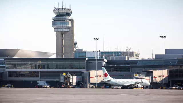 Montreal Airport runway picture